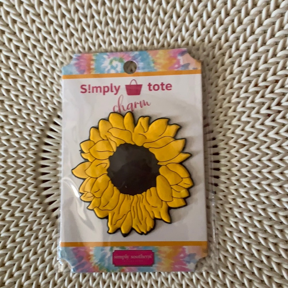 New simply southern tote charm, Daisy
